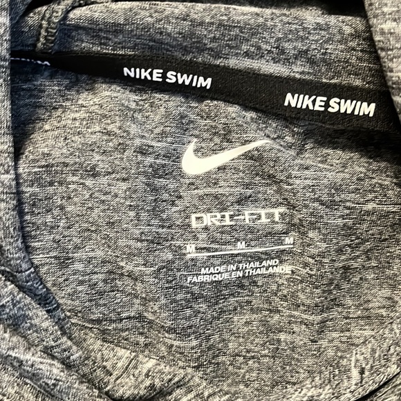 Nike Swim, Men’s Medium, Gray Hoodie, Lightweight, Dri-Fit, Sun Protection - Picture 5 of 6